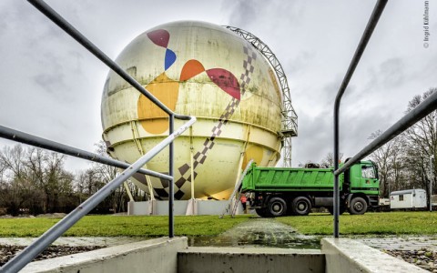 Abbau der Gaskugeln in Ludwigshafen