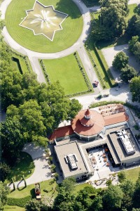 Das Turmrestaurant liegt mitten im Ebertpark, der grünen Oase von Ludwigshafen.