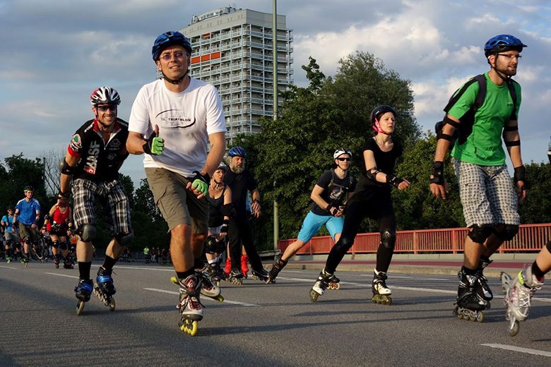 Bei der Skate-Night durch Ludwigshafen rollen