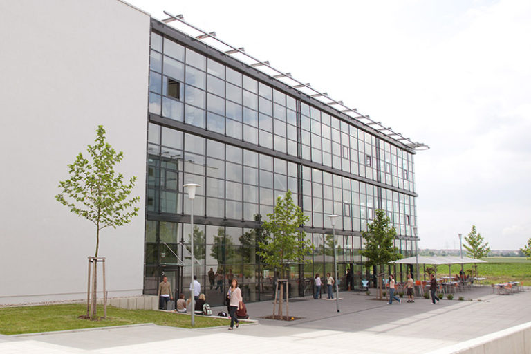 Duales Studium in einer Zukunftsbranche - TWL Kurier