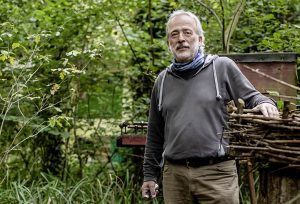 Vogelschützer Klaus Eisele leitet die Ornithologische Beobachtungsstation Altrhein im Maudacher Bruch. (Bild: Alexander Grüber)