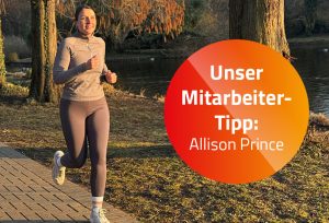 Frau joggt durch den Ebertpark