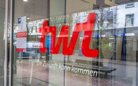 KUNDENZENTRUM LÄNGER GEÖFFNET